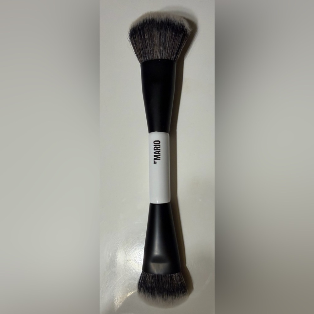 NWOB‼️ Make-up by Mario F4 dual ended foundation and face brush